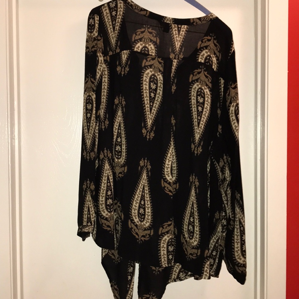 Really cute button up top that ties at the bottom